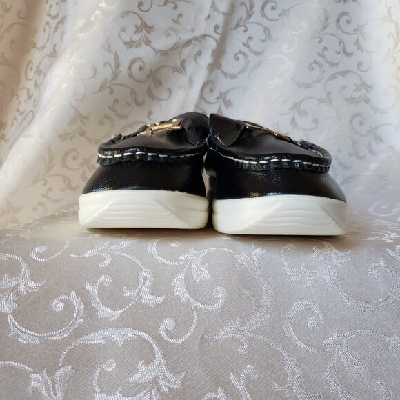 Never worn, Like New.  H monogram Boat Shoes. Black with Gold H - Picture 7 of 7